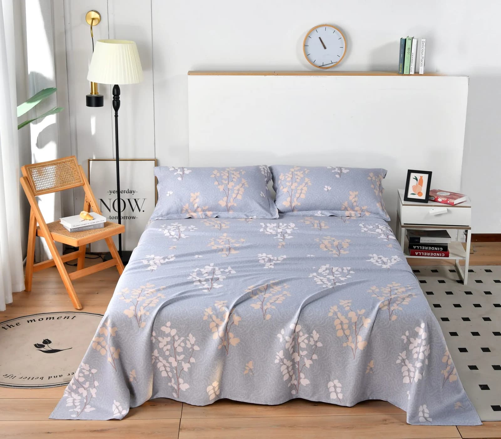 Blue botanical bamboo-fiber cooling set